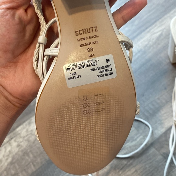 Maxima Block Heel in Pearl
SCHUTZ
Color: Pearl - Picture 7 of 9